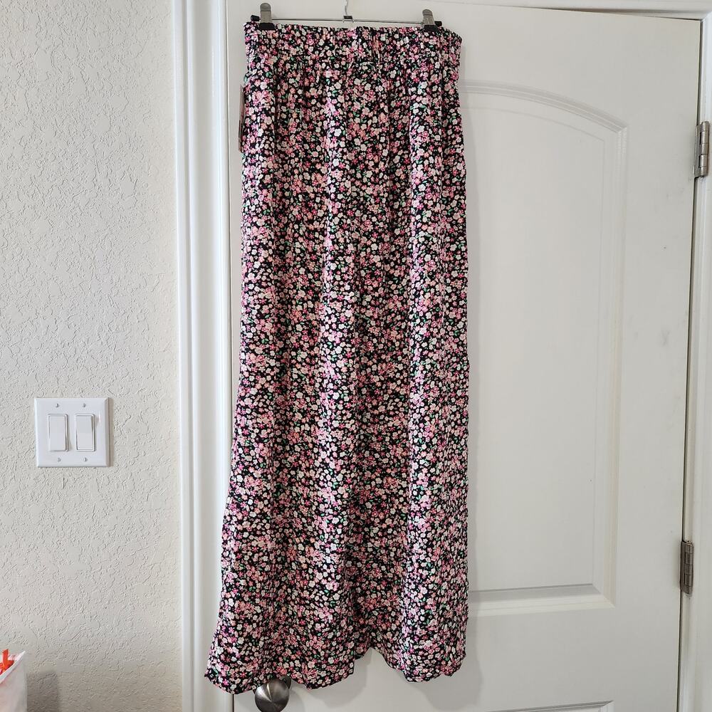 NWT No Boundaries Floral Rayon Maxi Skirt with Slit, Size M - Picture 3 of 8
